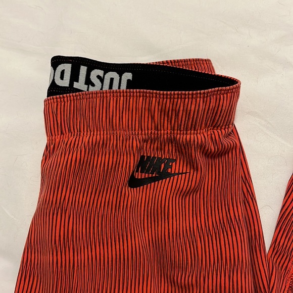 Nike Leggings - Picture 2 of 2